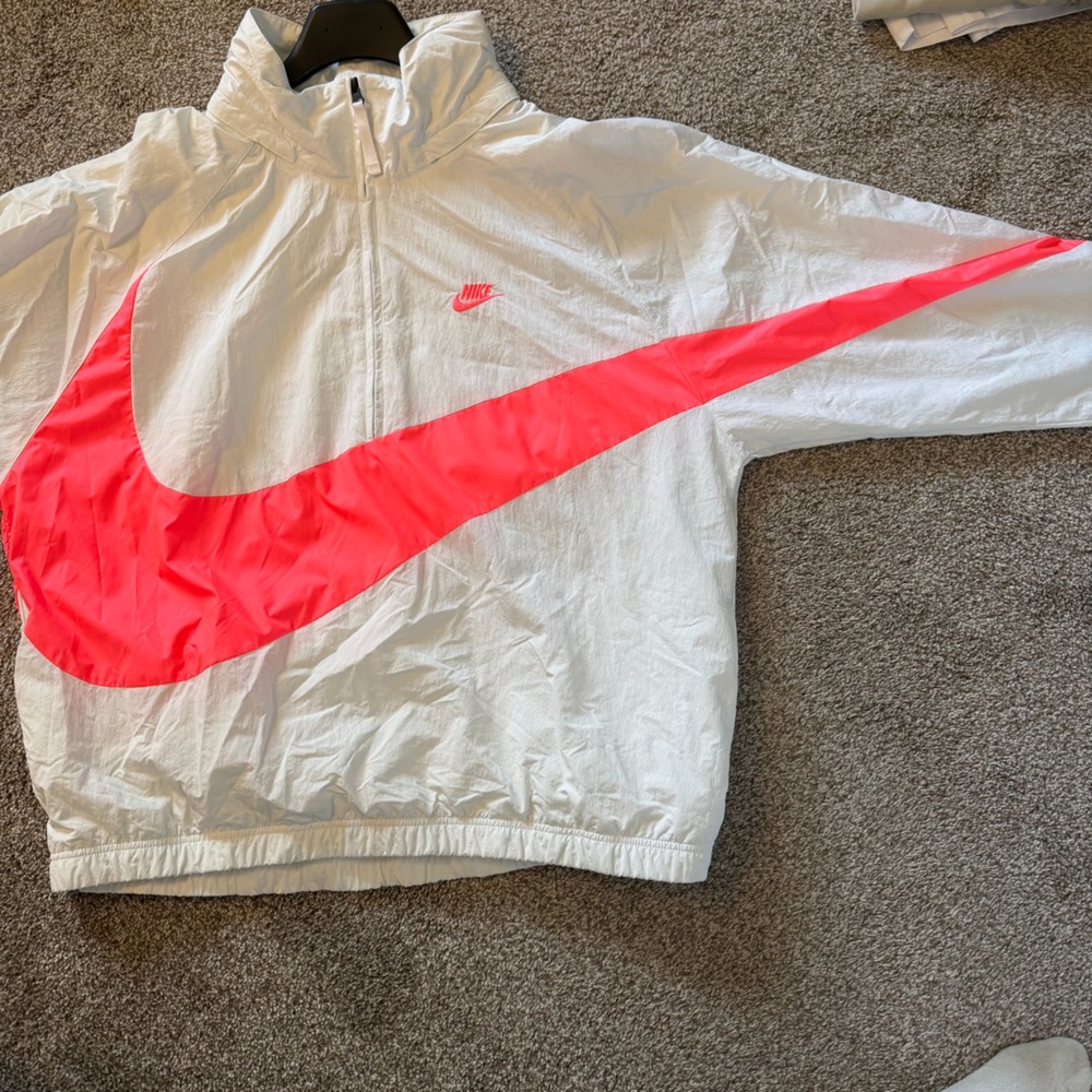 NikeBig Swoosh Half Zipper Jacket White